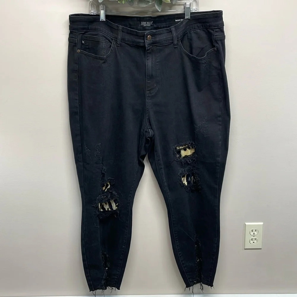NWOT Judy Blue Leopard Patch Mid Rise Skinny Black Denim Jeans 22W
